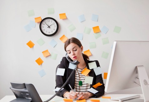 femme debordee travail